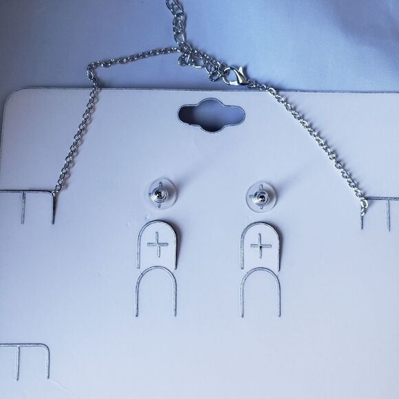 Necklace & Earrings set - Picture 5 of 5